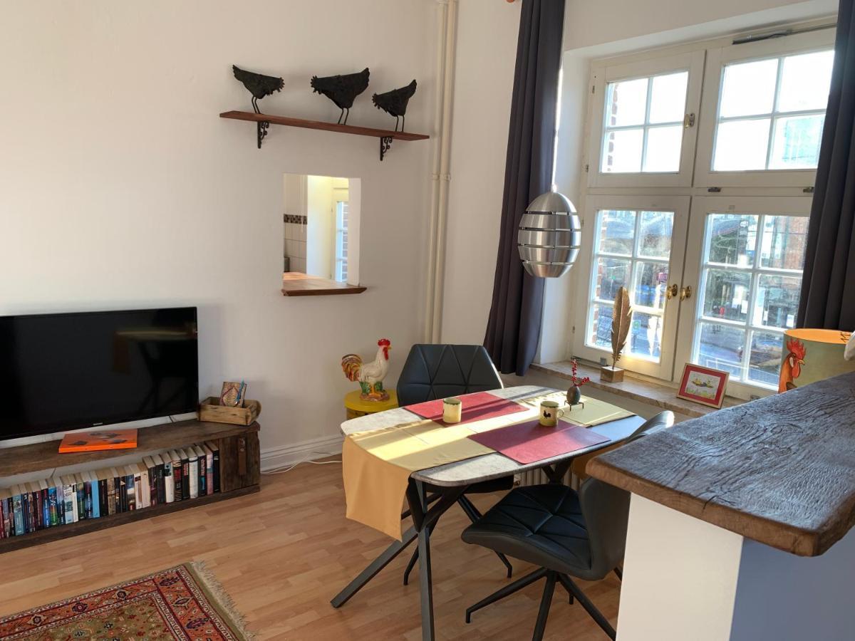 Apartment Trash De Luxe