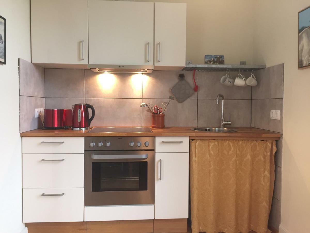 Apartment Trash De Luxe *