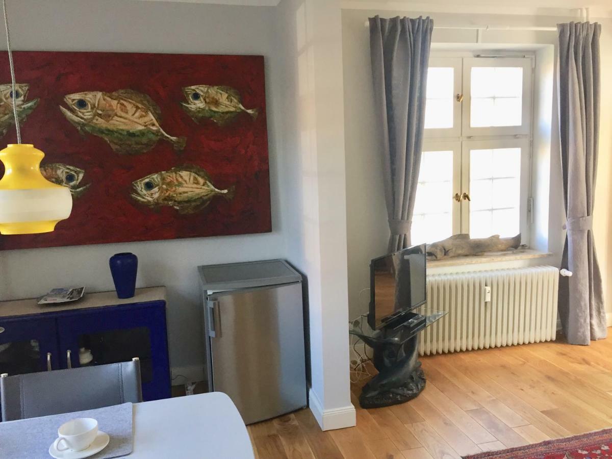 Trash De Luxe Apartment *